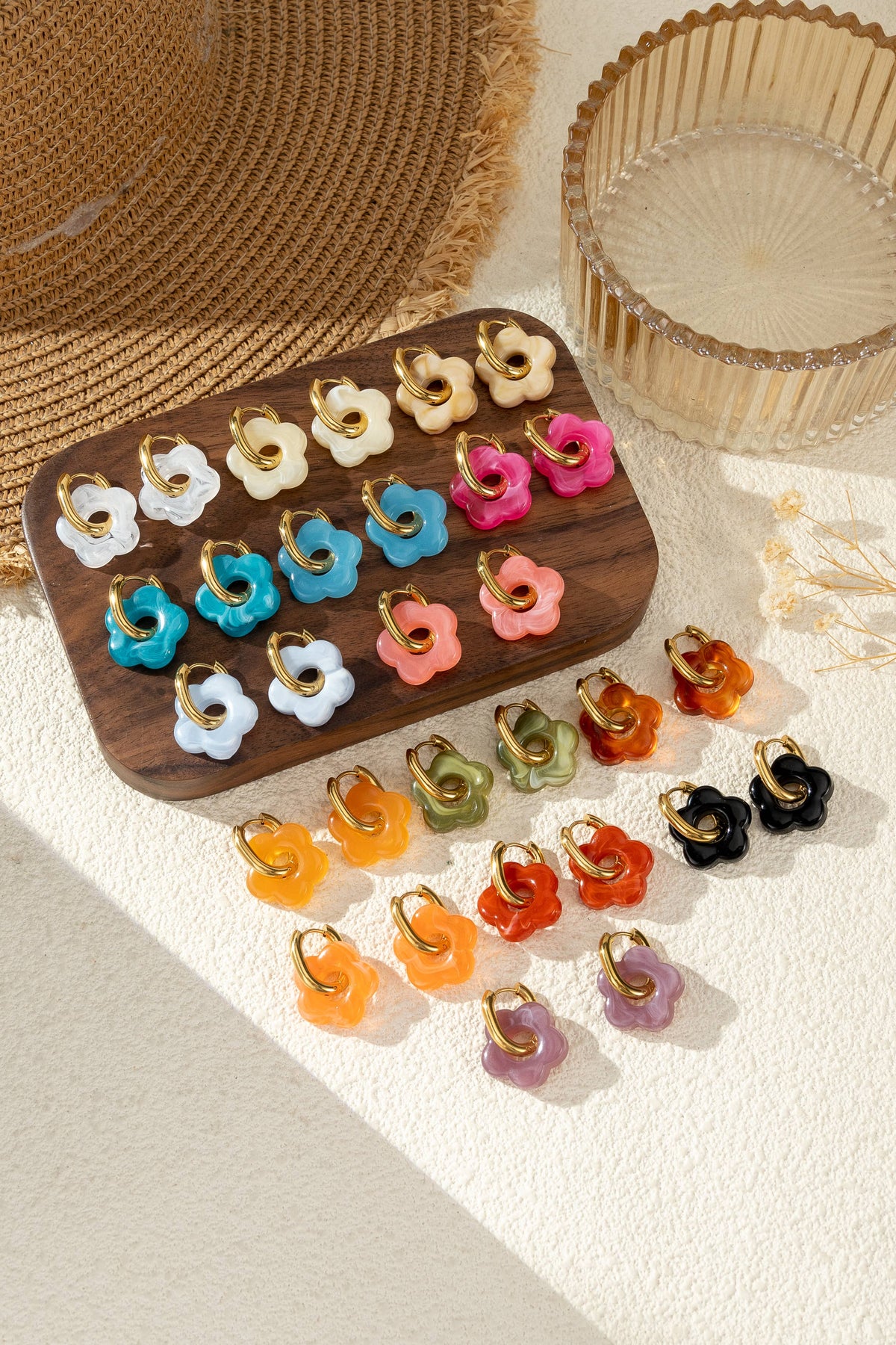 Boucle d’oreille fleur résine colorée chic